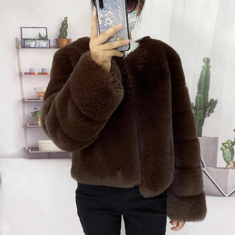 2021 New Fur Coat Women Winter High Quality Fashion Faux Fur Coat Artificial Fox Short Jacket RT220