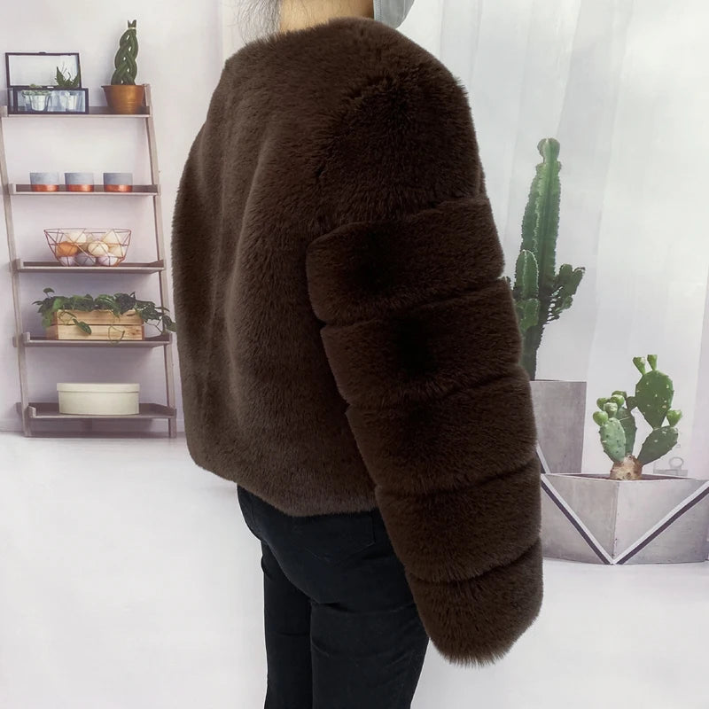 2021 New Fur Coat Women Winter High Quality Fashion Faux Fur Coat Artificial Fox Short Jacket RT220