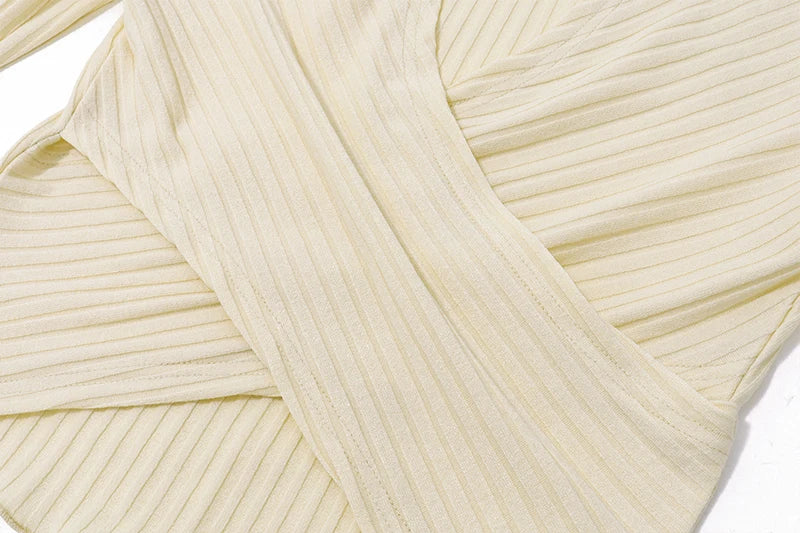 Xeemilo Autumn Solid Underwear Top Elegant Hollow Out Knit Long Sleeve Undershirt 2023 Women Round Collar Slim Warmming Clothes RT220