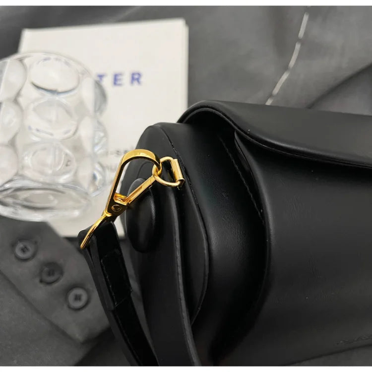 Classic Black Shoulder Bag Women's Versatile Retro Crossbody Square Bags 2024 New Large Capacity Textured Leather Flap Handbags RT220