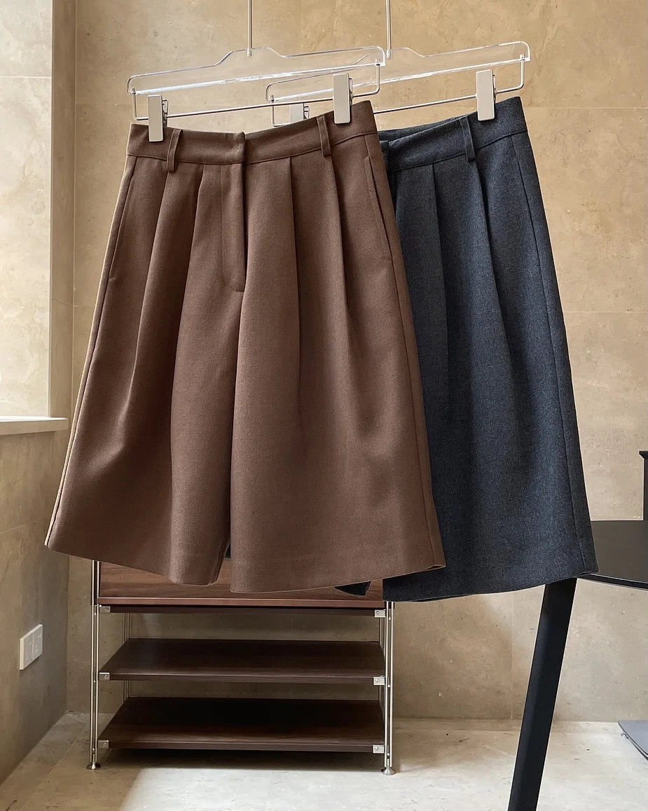 [LANMREM] Pleated Wool Shorts For Women High Waist Straight Office Lady Loose Clothing Korean Style 2025 Summer New 26D8692 RT220
