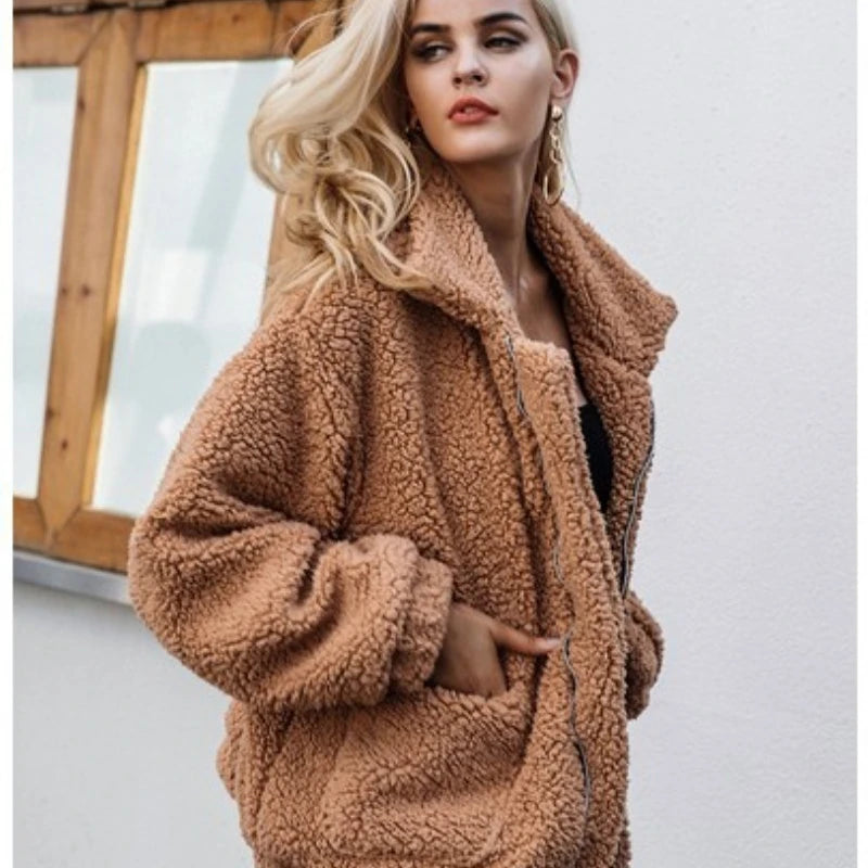 Autumn Winter Faux Fur Coat Women 2025 Khaki Casual Warm Soft Zipper Fur Jacket Plush Overcoat Pocket Teddy Coat Female Jacket RT220