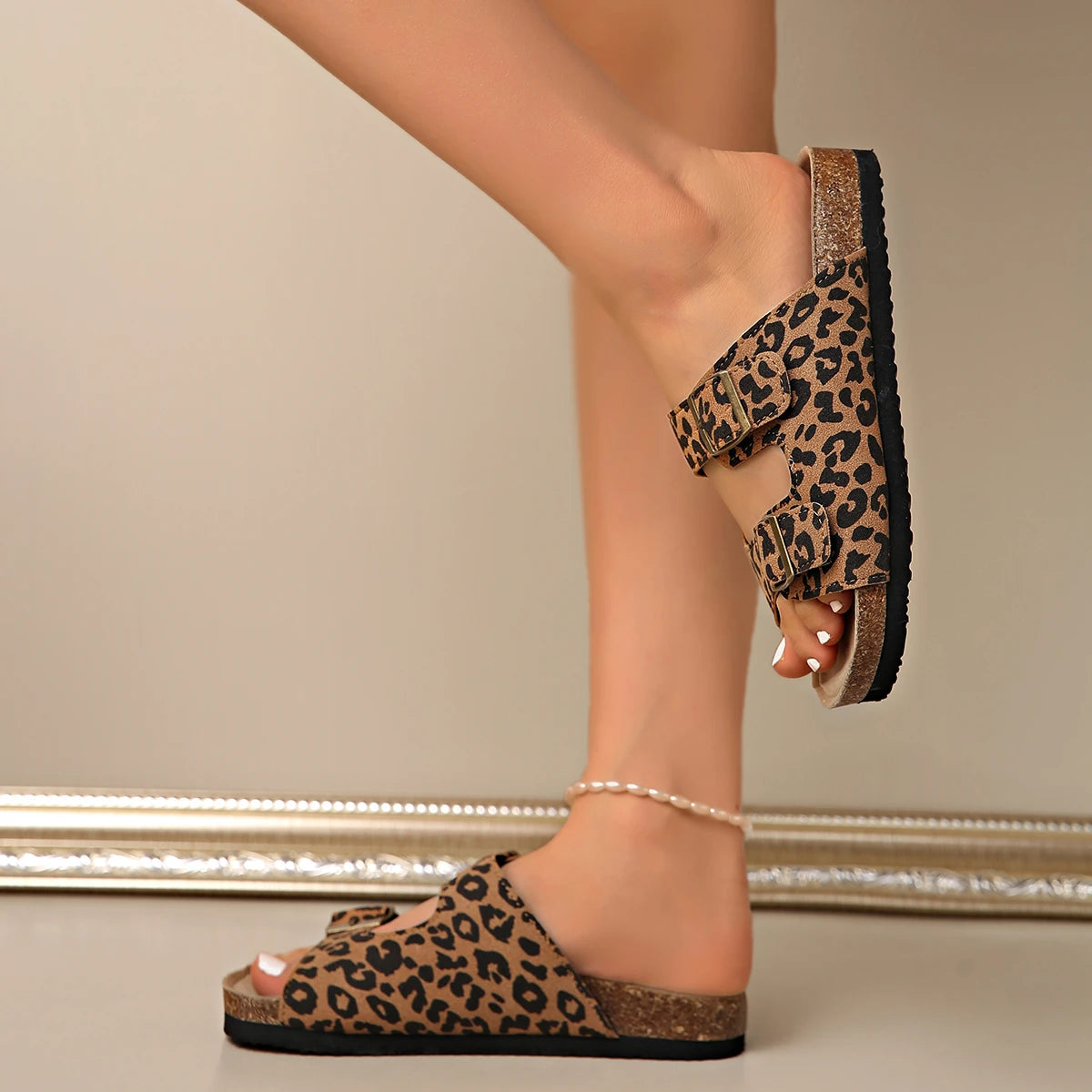 Fashion Leopard Women's Slippers New Cork Slippers Women Summer Outdoor Non-slip Shoes Buckle Sandals Woman Beach Flat Slippers RT220