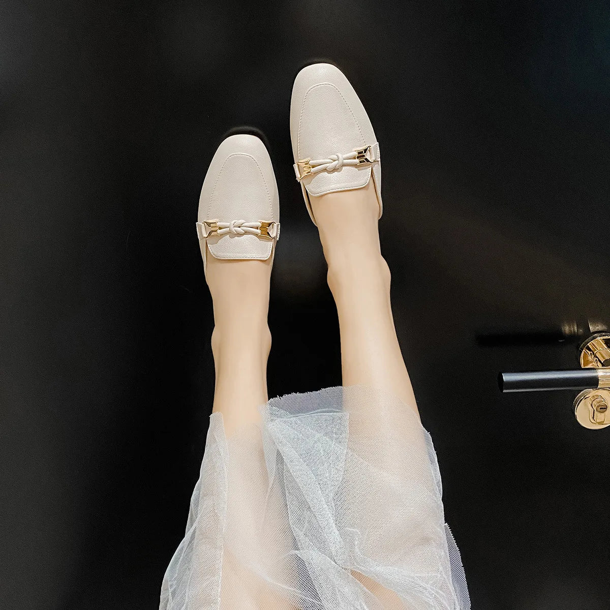 New Summer Fashion Metal Buckle Woman Shoes Half-drag Muller Shoes Women Wear Flat Slippers And Leather Toe-covered Sandals RT220