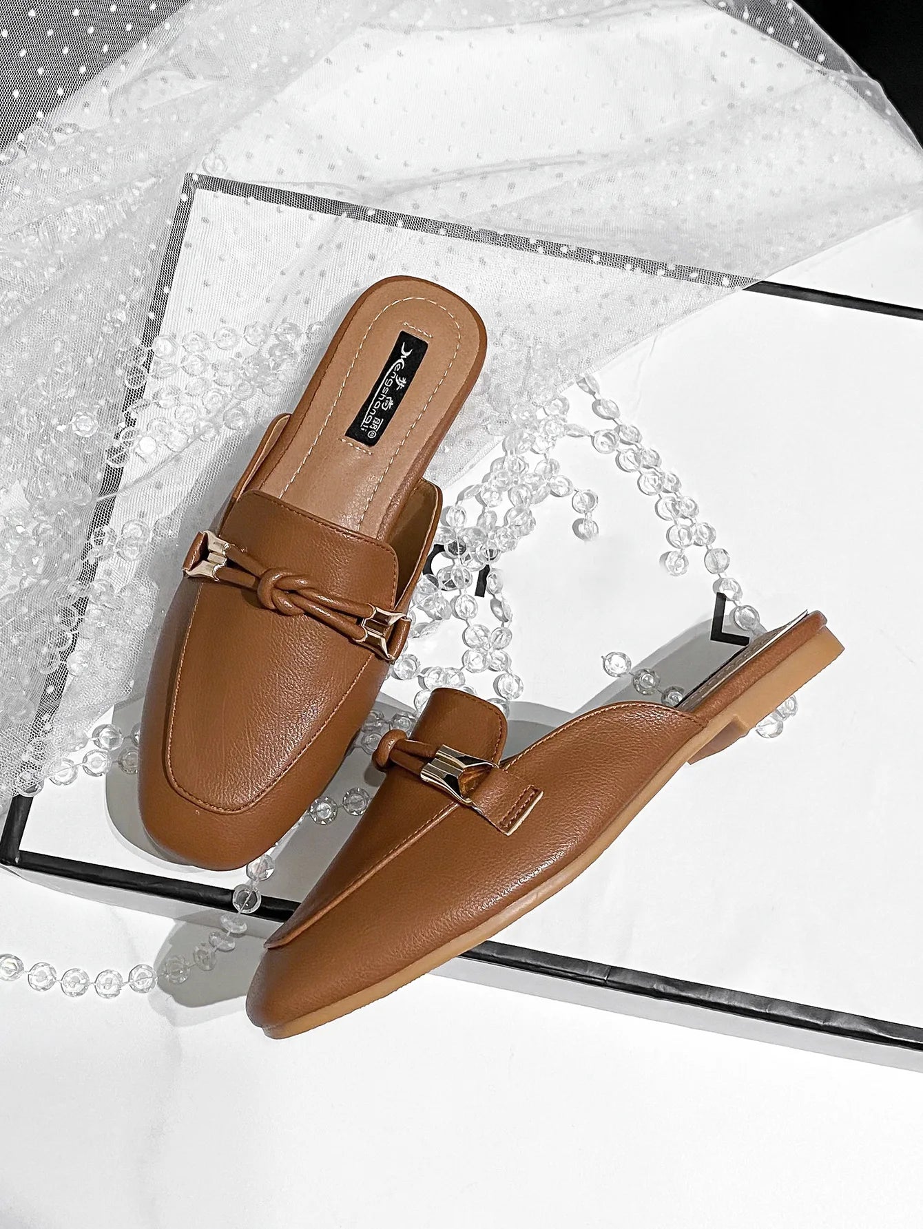 New Summer Fashion Metal Buckle Woman Shoes Half-drag Muller Shoes Women Wear Flat Slippers And Leather Toe-covered Sandals RT220