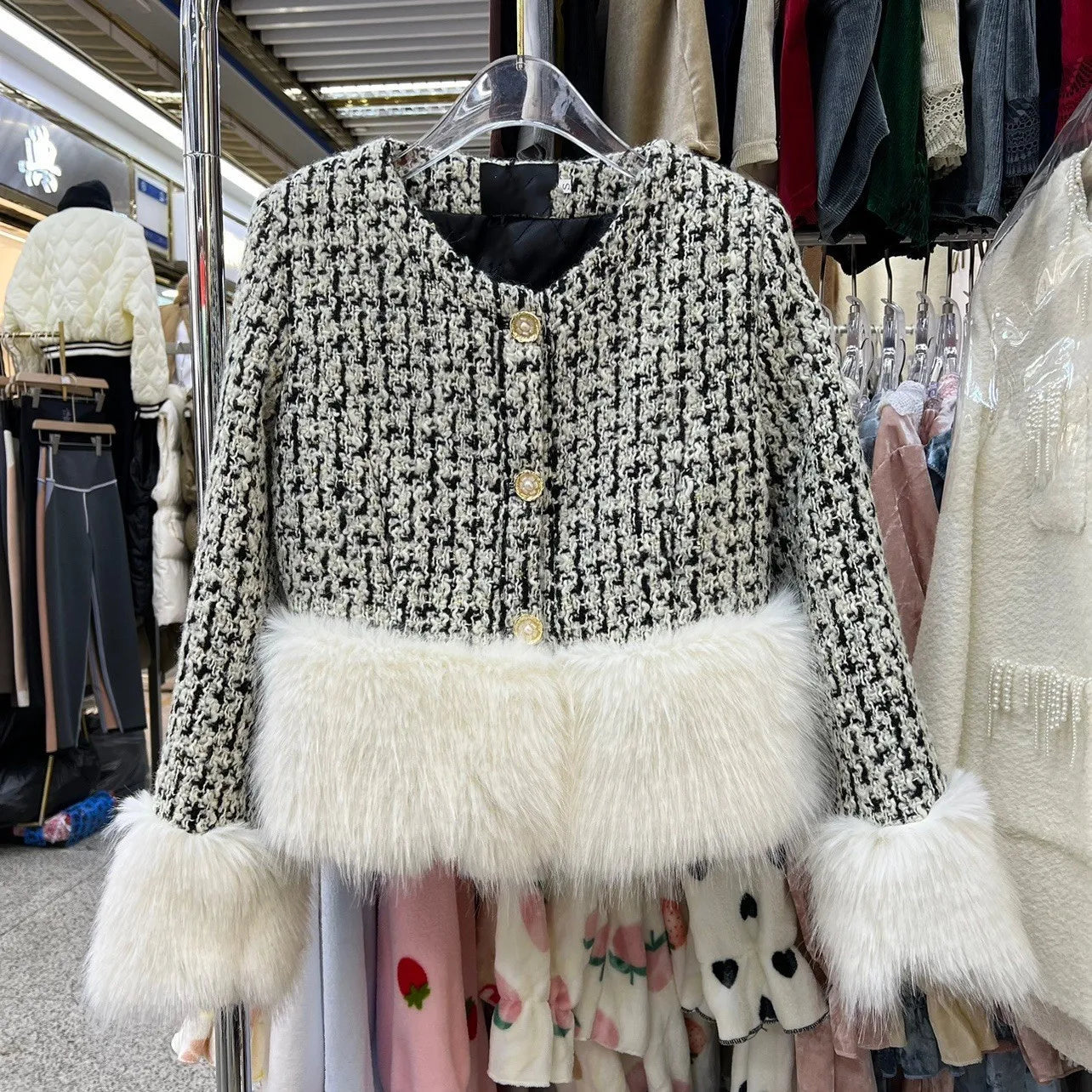 Autumn Winter Women's White Imitation Fox Fur Single Breasted Short Jacket New High-Quality Cotton/Non Cotton Wool Coats RT220