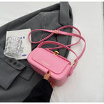 Classic Black Shoulder Bag Women's Versatile Retro Crossbody Square Bags 2024 New Large Capacity Textured Leather Flap Handbags RT220