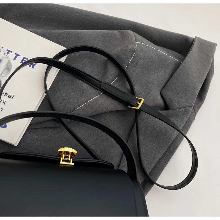 Classic Black Shoulder Bag Women's Versatile Retro Crossbody Square Bags 2024 New Large Capacity Textured Leather Flap Handbags RT220