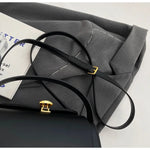 Classic Black Shoulder Bag Women's Versatile Retro Crossbody Square Bags 2024 New Large Capacity Textured Leather Flap Handbags RT220