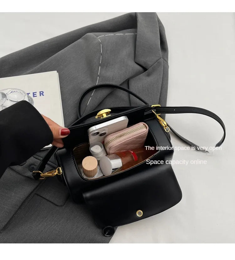 Classic Black Shoulder Bag Women's Versatile Retro Crossbody Square Bags 2024 New Large Capacity Textured Leather Flap Handbags RT220