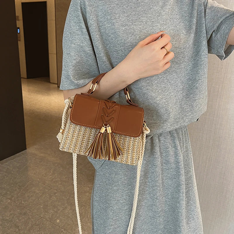MOODS Straw Beach Bag For Women 2023 Summer New Luxury Designer Handbags Hit Color Tassels Shoulder Crossbody Box Bag Sac A Main RT220