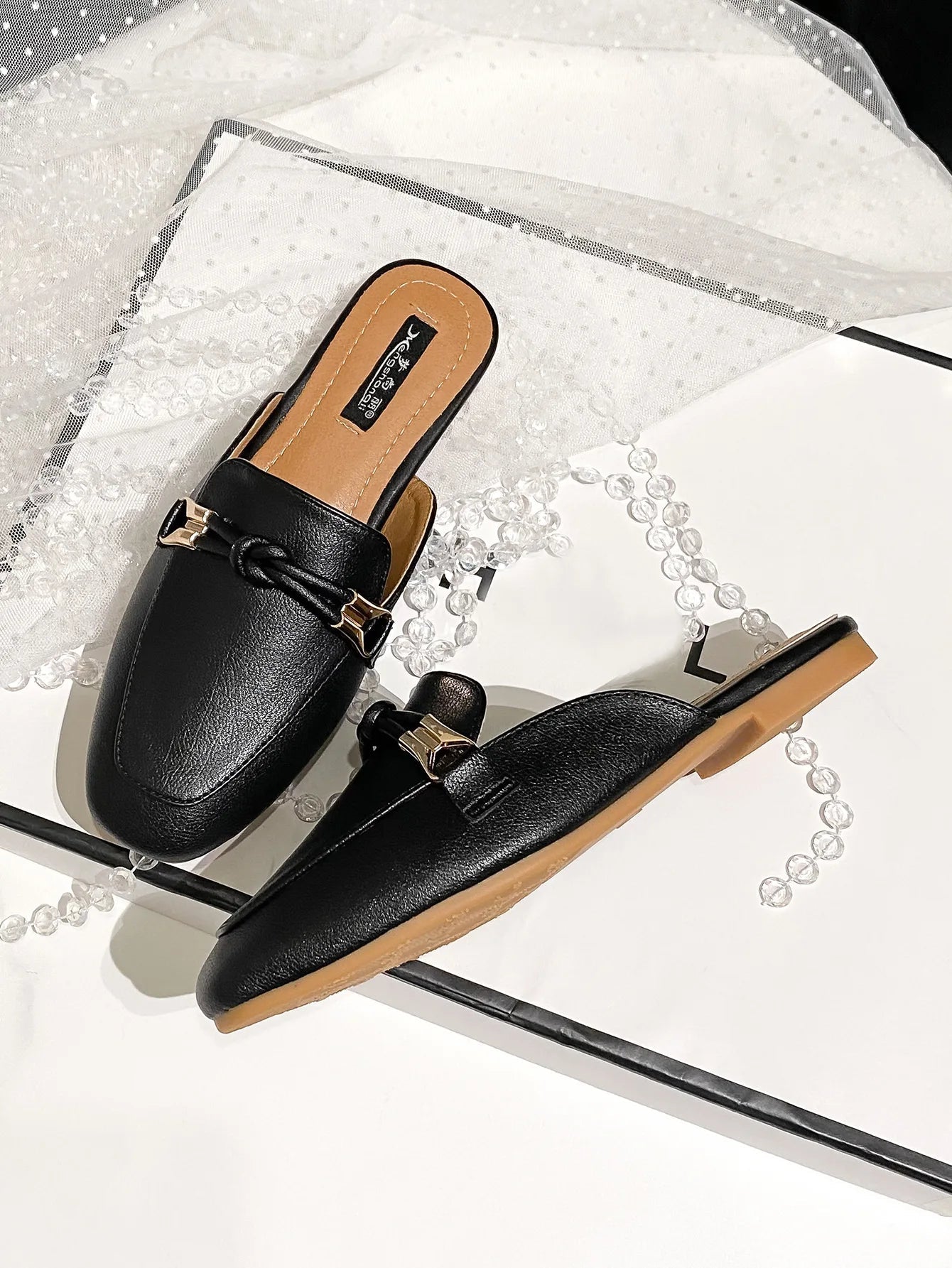 New Summer Fashion Metal Buckle Woman Shoes Half-drag Muller Shoes Women Wear Flat Slippers And Leather Toe-covered Sandals RT220