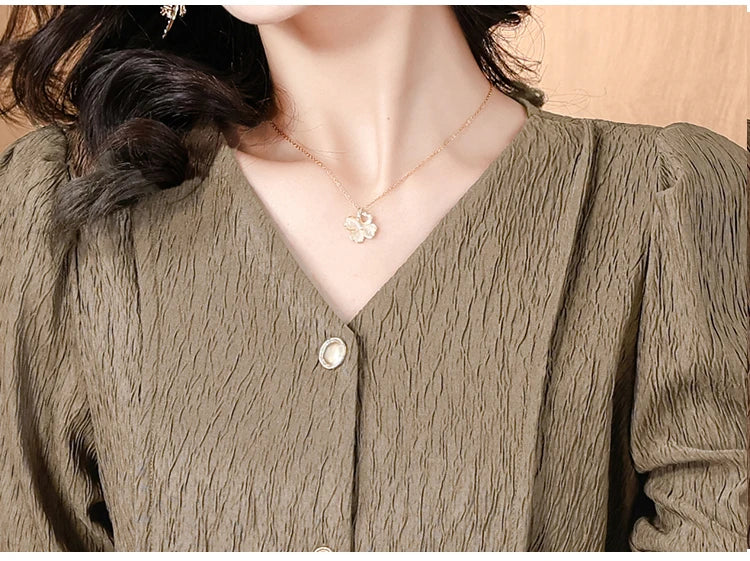 Fashion V-Neck Womens Shirts And Blouse 2025 Spring Autumn Simplicity Streetwear Tops Women Elegant Slim Casual Clothing Femme RT220