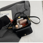 Classic Black Shoulder Bag Women's Versatile Retro Crossbody Square Bags 2024 New Large Capacity Textured Leather Flap Handbags RT220