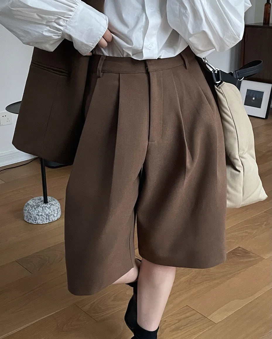 [LANMREM] Pleated Wool Shorts For Women High Waist Straight Office Lady Loose Clothing Korean Style 2025 Summer New 26D8692 RT220