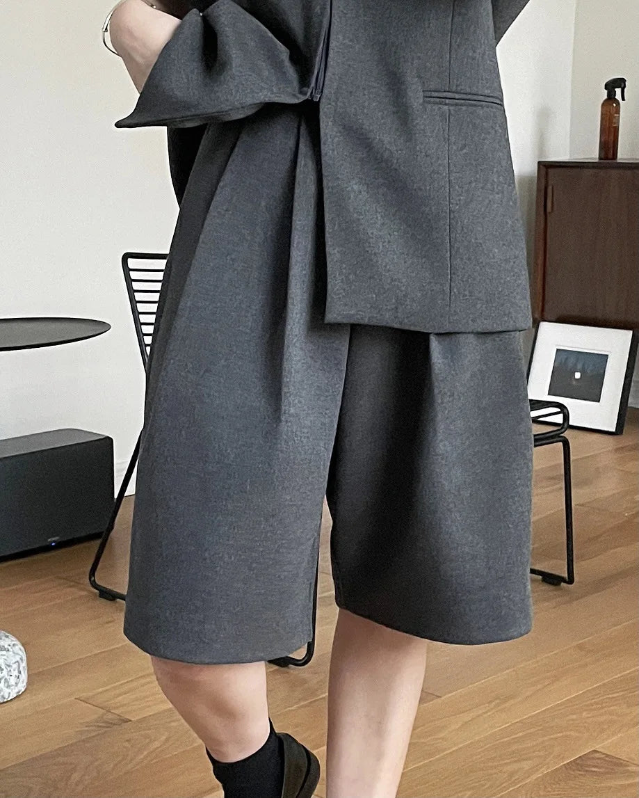 [LANMREM] Pleated Wool Shorts For Women High Waist Straight Office Lady Loose Clothing Korean Style 2025 Summer New 26D8692 RT220