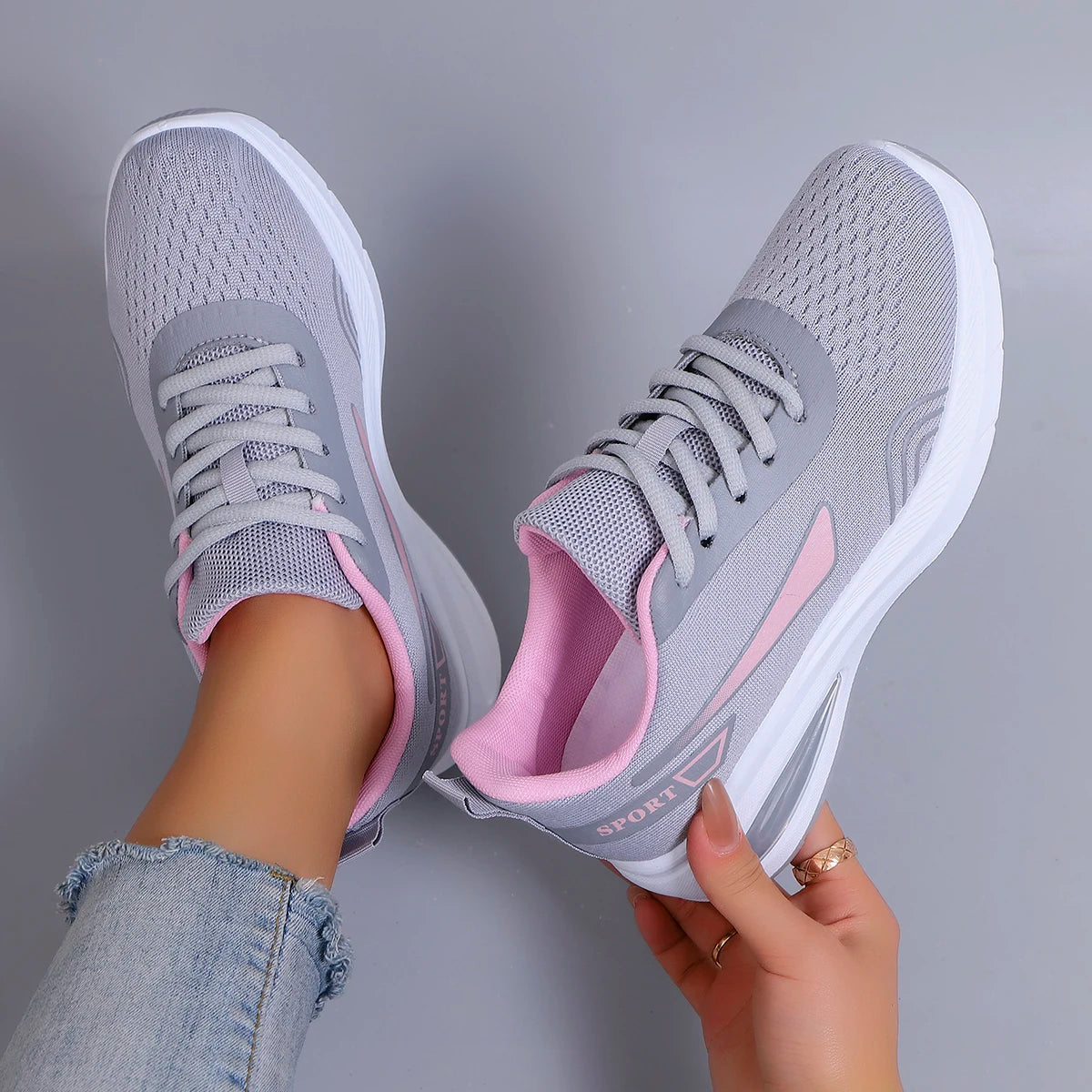 Spring new women's sports shoes, fashionable, breathable, lightweight, non-slip, wear-resistant, casual sports shoes, flat shoes RT220
