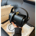 Classic Black Shoulder Bag Women's Versatile Retro Crossbody Square Bags 2024 New Large Capacity Textured Leather Flap Handbags RT220