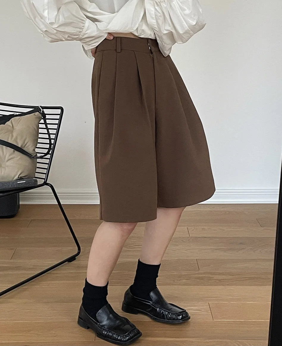[LANMREM] Pleated Wool Shorts For Women High Waist Straight Office Lady Loose Clothing Korean Style 2025 Summer New 26D8692 RT220