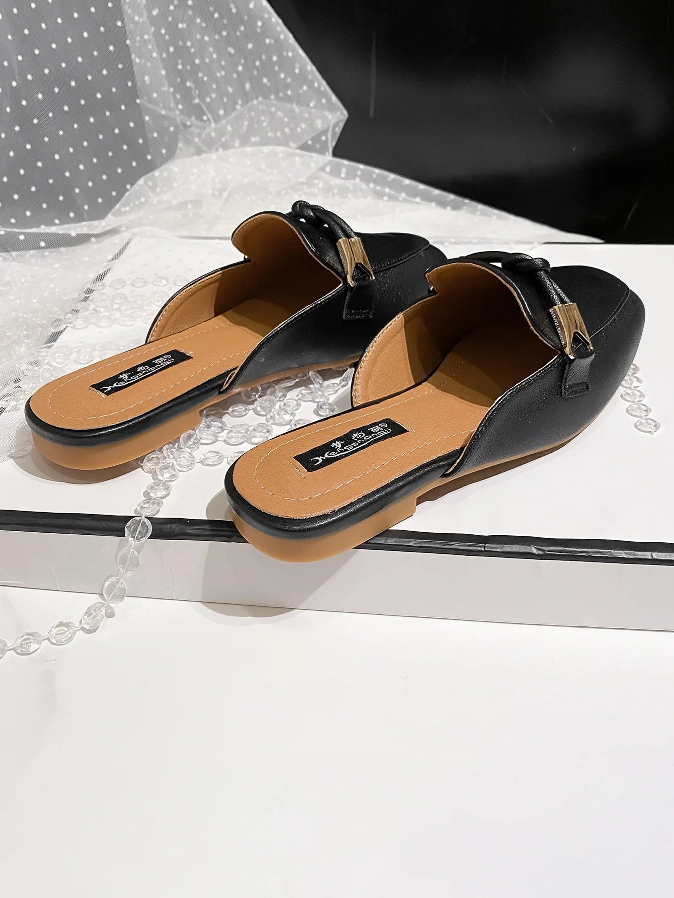New Summer Fashion Metal Buckle Woman Shoes Half-drag Muller Shoes Women Wear Flat Slippers And Leather Toe-covered Sandals RT220